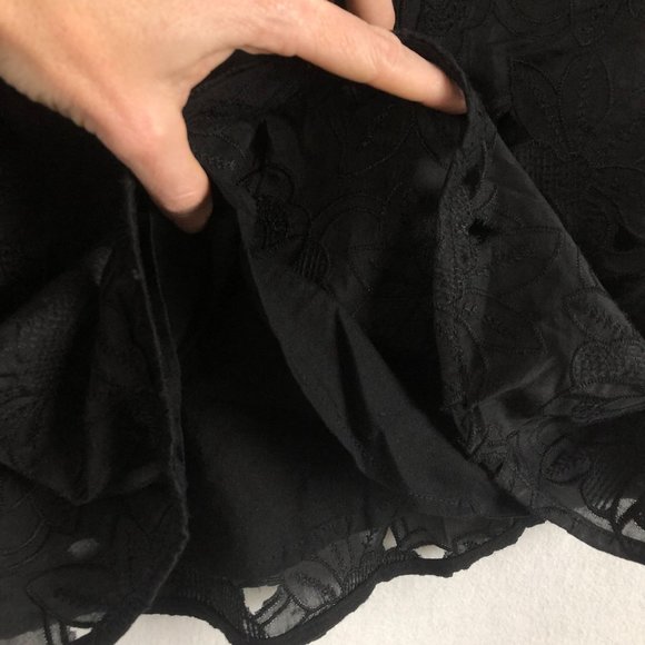 Line + Dot NWT Women's Small Black Floral Lace One Shoulder Asymmetrical Top - Picture 4 of 8